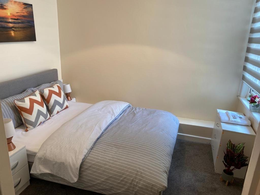 Excellent And Amazing Apartment With Private Parking Gillingham  Exterior foto